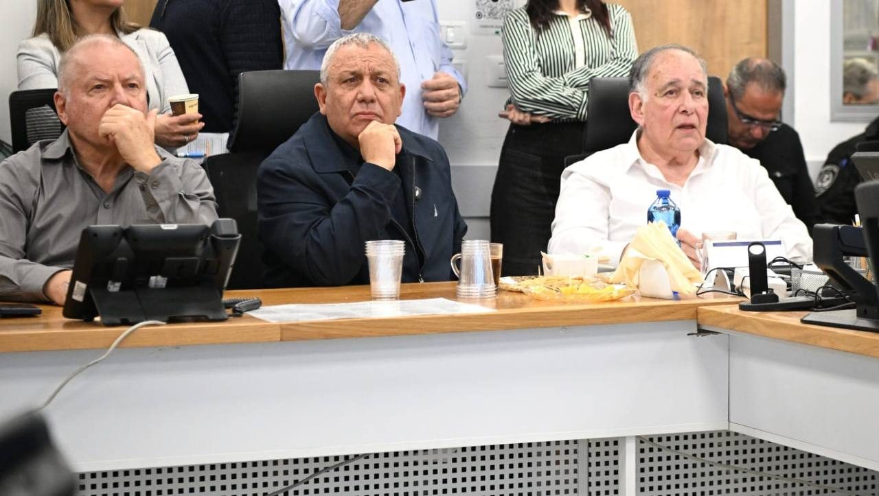 بعد الاعلان عن احتمالية تصاعد وتيرة اطلاق الصواريخ من لبنان: بلدية حيفا تعلن رفع الجاهزية