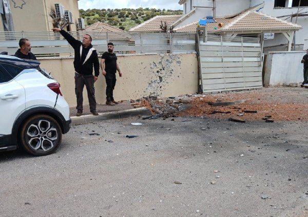 اصابات جراء سقوط صواريخ في افيفيم بالشمال

https://t.me/arb48