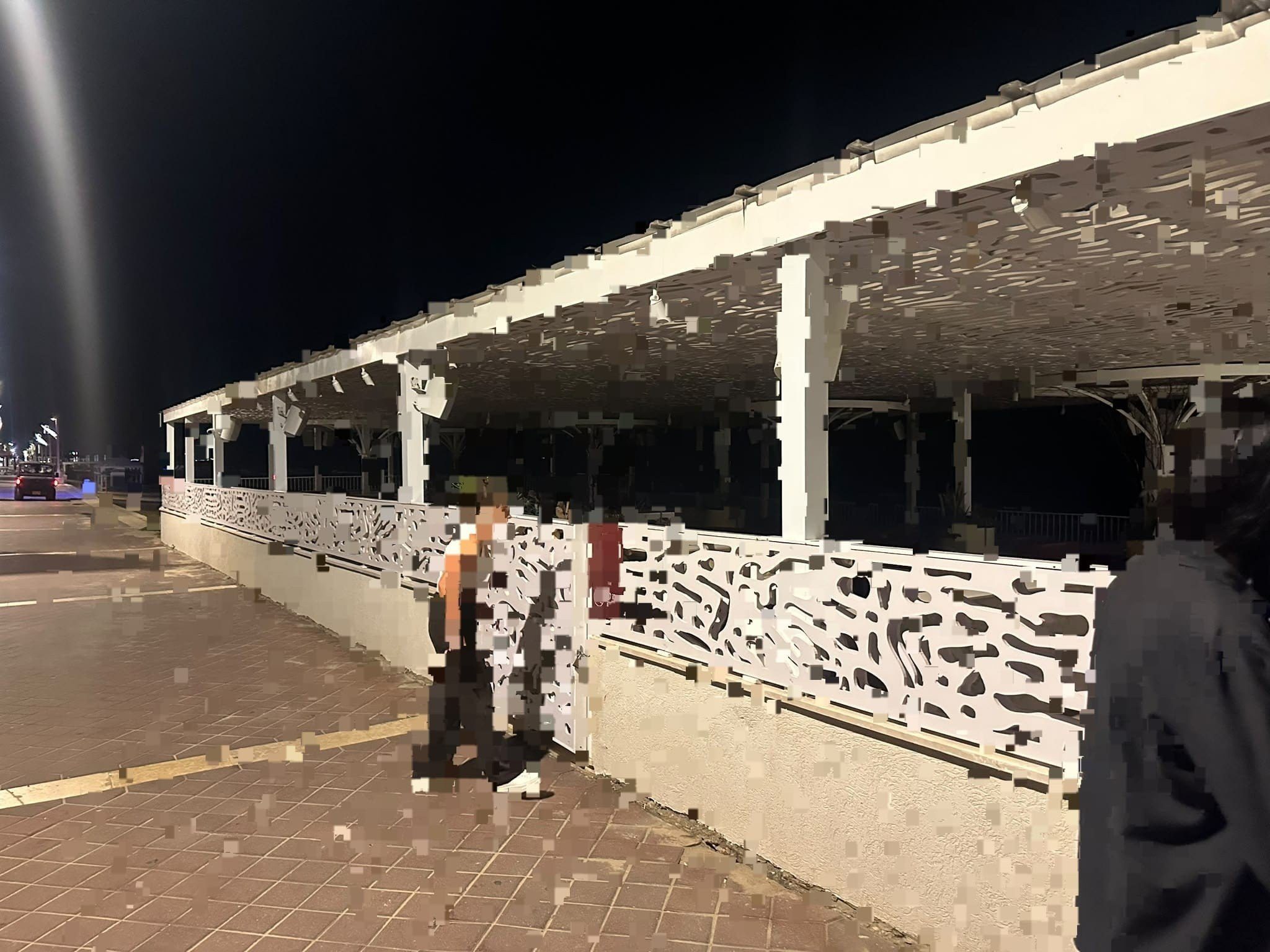 إغلاق مطعم شهير على ممشى حيفا البحري بعد انتهاكه أمر إغلاق إداري