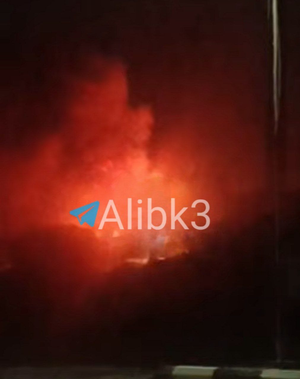 استهداف قاعدة أمريكية في مطار بغداد واندلاع النيران فيها