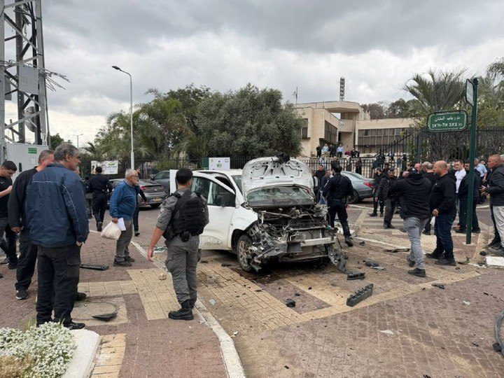 إصابة خطيرة جراء انفجار واشتعال سيارة في الطيرة